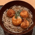 さすがたこ焼きだらけの大阪。駅そばメニューにもたこ焼きそば。