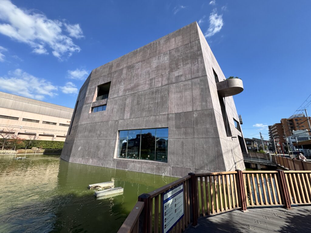 松原図書館「読書の森」